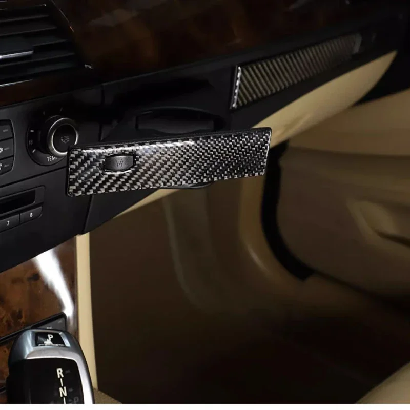 For BMW 5 Series E60E61 2004-2010 Co-pilot Water Cup Panel Trim Carbon Fiber Decoration Car Interior Modification Accessories
For BMW 5 Series E60E61 2004-2010 Co-pilot Water Cup Panel Trim Carbon Fiber Decoration Car Interior Modification Accessories
