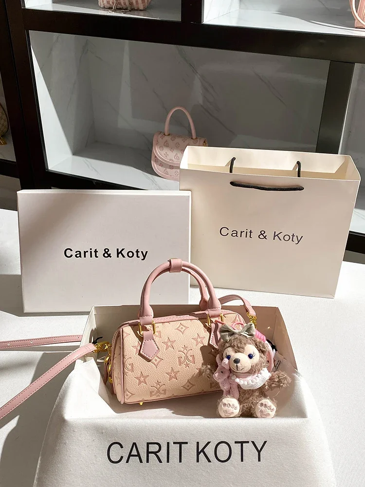 Sweet and Luxury Handbag with Delicate Cute Embossing and Pendant Women Versatile and Fashion Pillow Bag for Dating and Party
Sweet and Luxury Handbag with Delicate Cute Embossing and Pendant Women Versatile and Fashion Pillow Bag for Dating and Party