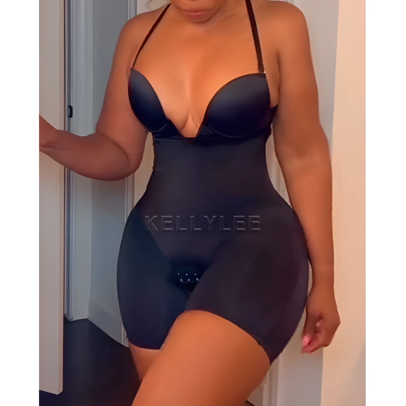 Women's Deep U-Neck Tight Fitting Shapewear with Bra Low Back Tummy Control Shapers Modeling Shaped Up Bodysuits for Weddings
Women's Deep U-Neck Tight Fitting Shapewear with Bra Low Back Tummy Control Shapers Modeling Shaped Up Bodysuits for Weddings