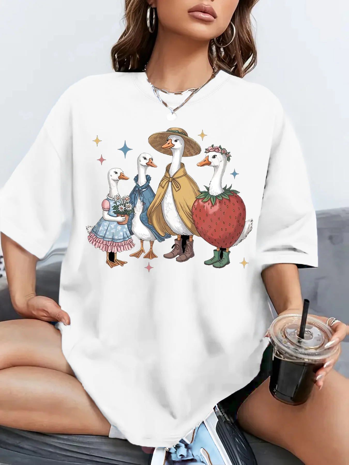 Women's Plus Size T-Shirt Original Design Fashion Cartoon Goose Pattern Print Women's Casual Soft Round Neck Short Sleeved Tops
Women's Plus Size T-Shirt Original Design Fashion Cartoon Goose Pattern Print Women's Casual Soft Round Neck Short Sleeved Tops