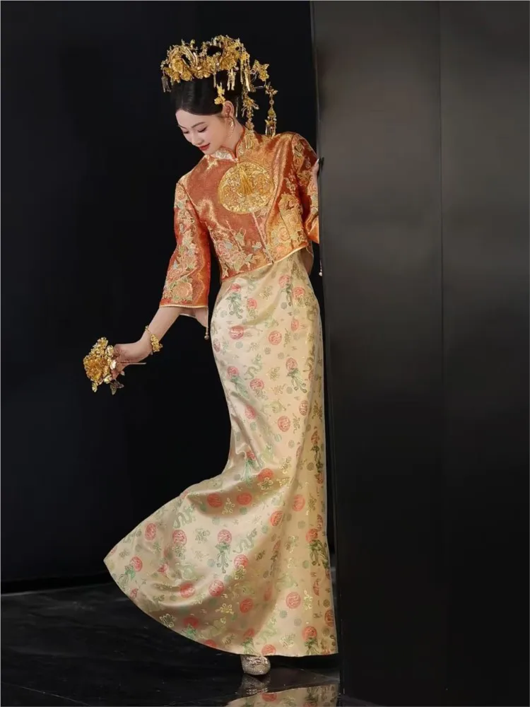New Chinese-style wedding dress toasting two-piece set of dragon and phoenix cheongsams
New Chinese-style wedding dress toasting two-piece set of dragon and phoenix cheongsams