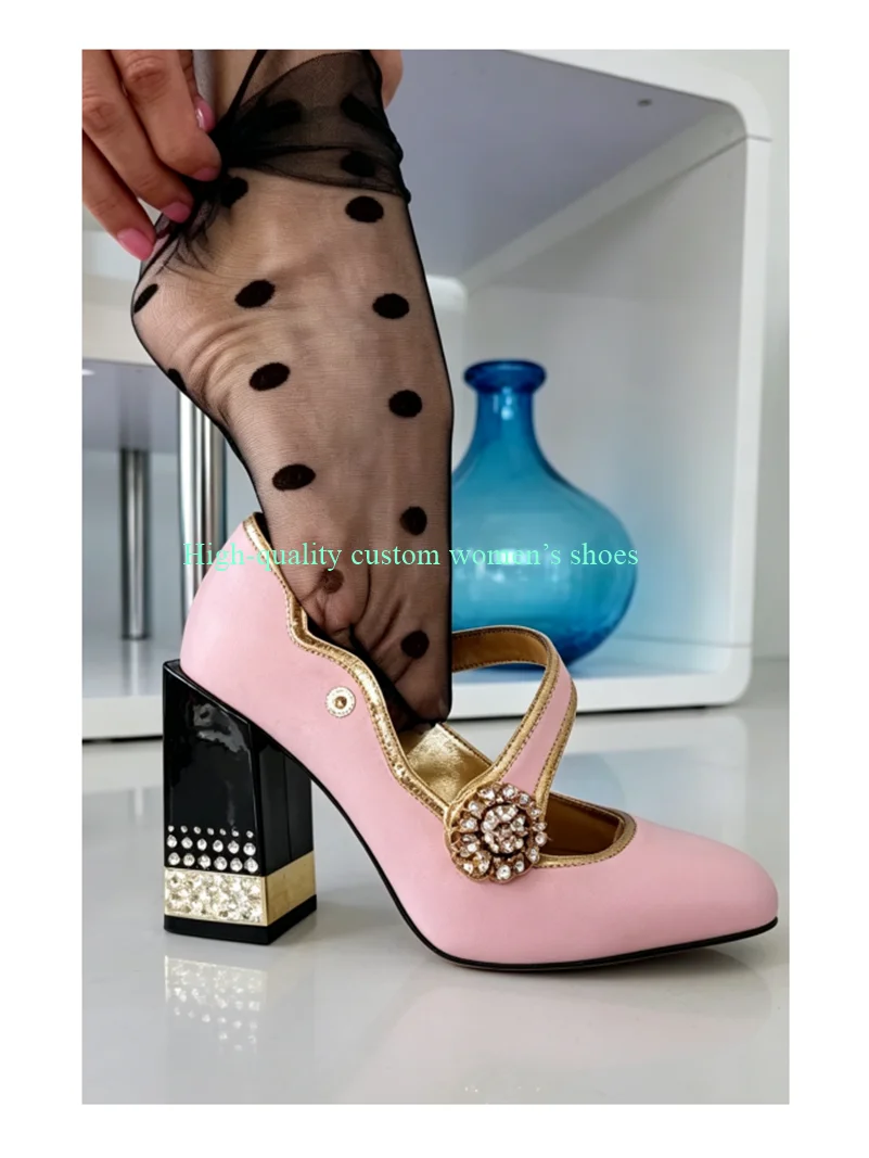 Pink Square Head Satin Fabric Wavy Shoe Buckle Women's Luxury Footwear Metal Rhinestone Buckle Square Heels Women's Shoes
Pink Square Head Satin Fabric Wavy Shoe Buckle Women's Luxury Footwear Metal Rhinestone Buckle Square Heels Women's Shoes