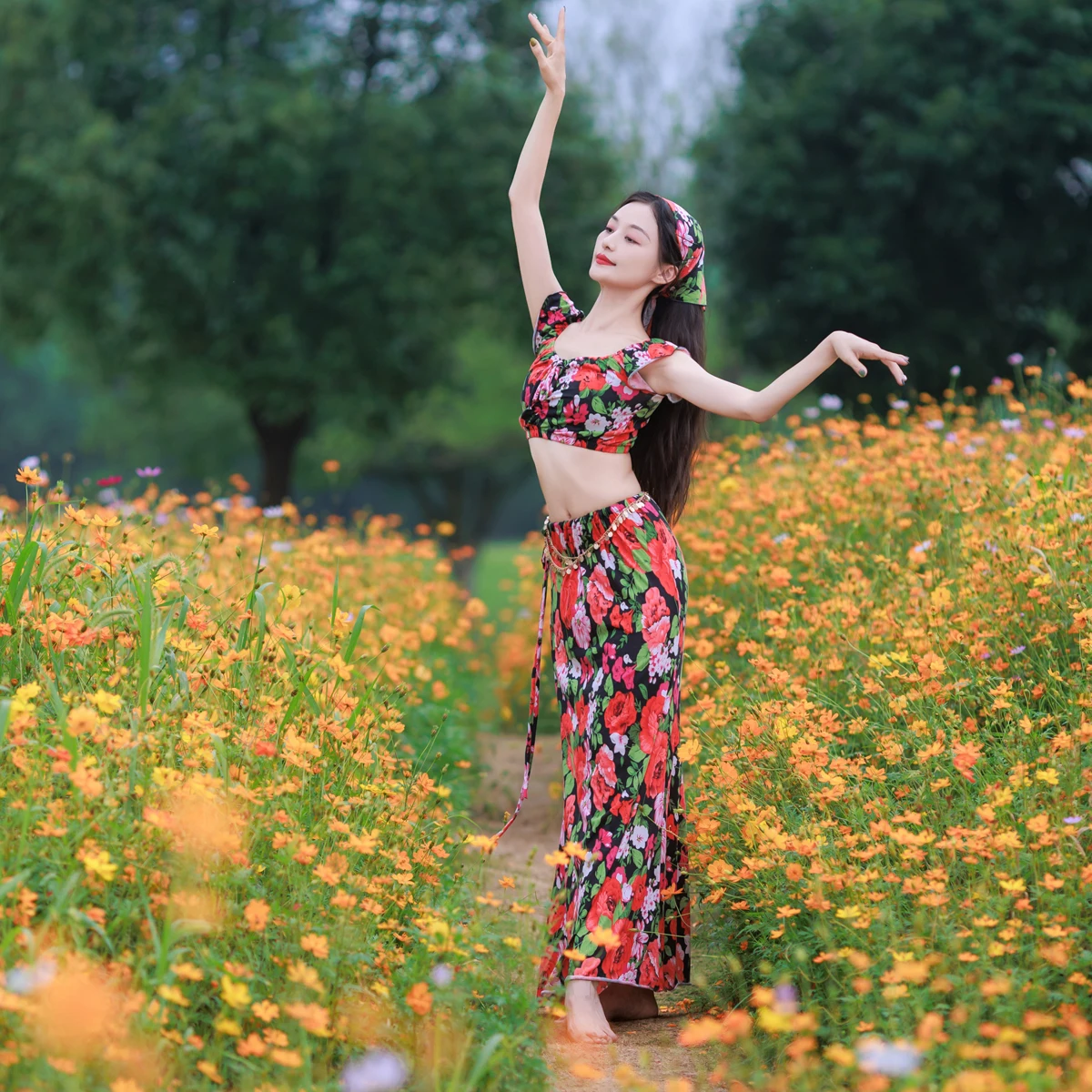 Новый тренировочный костюм для танца живота с расширенным принтом, комплект для выступлений для взрослых и женщин, профессиональная тренировочная одежда для восточных танцев
Новый тренировочный костюм для танца живота с расширенным принтом, комплект для выступлений для взрослых и женщин, профессиональная тренировочная одежда для восточных танцев