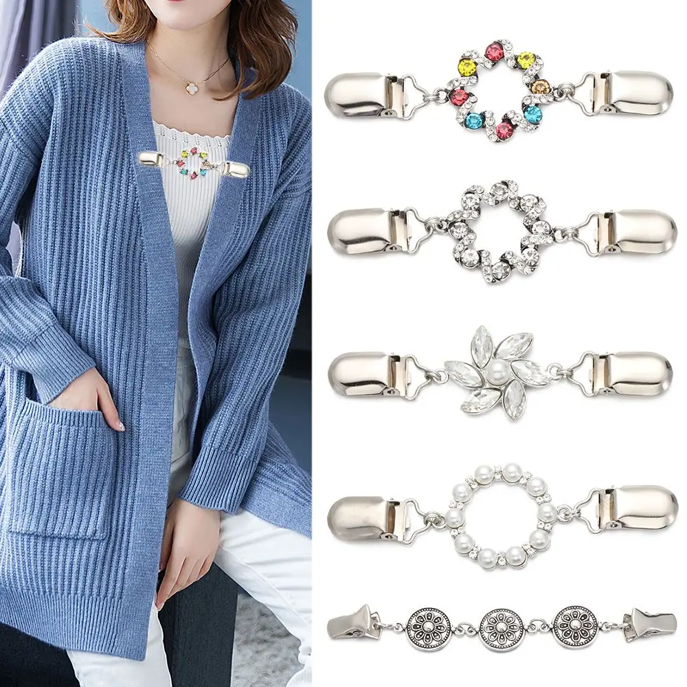Fashion for Ladies Shiny Charm Sweater Scarf Clasp Blouse Collar Pin Women Shawl Clip Cardigan Duck Clip Brooches
Fashion for Ladies Shiny Charm Sweater Scarf Clasp Blouse Collar Pin Women Shawl Clip Cardigan Duck Clip Brooches