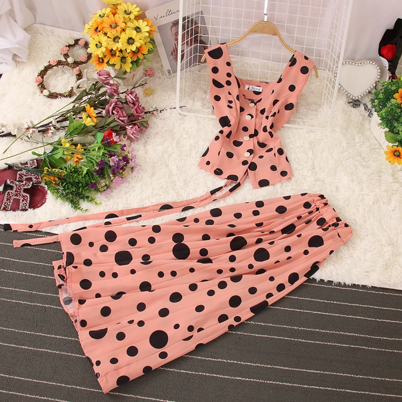 2Pcs Polka Dot Skirt Set Women 2021 Summer Chiffon Single Breasted Lace Up Shirt T-shirt Sets Belt Solid Crop Tops Skirt Suits
2Pcs Polka Dot Skirt Set Women 2021 Summer Chiffon Single Breasted Lace Up Shirt T-shirt Sets Belt Solid Crop Tops Skirt Suits