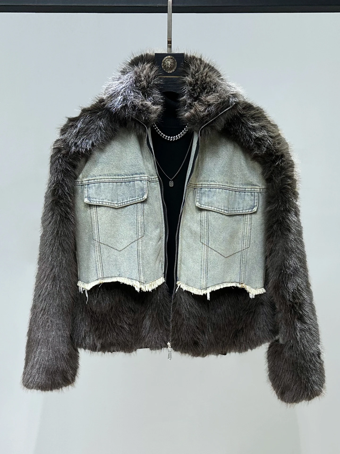Thiened ort Plu Deer Skin Jaet Men's Warm Winter Coat Original Home Design Casual Wear Faux Fur Collar Zipper C...
Thiened ort Plu Deer Skin Jaet Men's Warm Winter Coat Original Home Design Casual Wear Faux Fur Collar Zipper C...