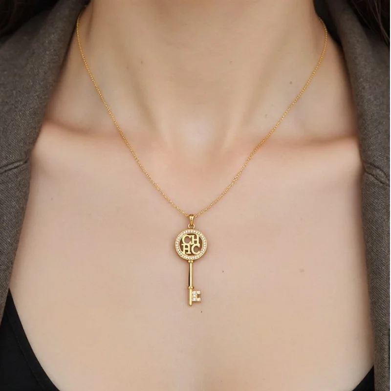 CH Two tone Necklace Selected Products Classic High end Key shaped Pendant Exquisite Fashion Women's Jewelry Gift
CH Two tone Necklace Selected Products Classic High end Key shaped Pendant Exquisite Fashion Women's Jewelry Gift