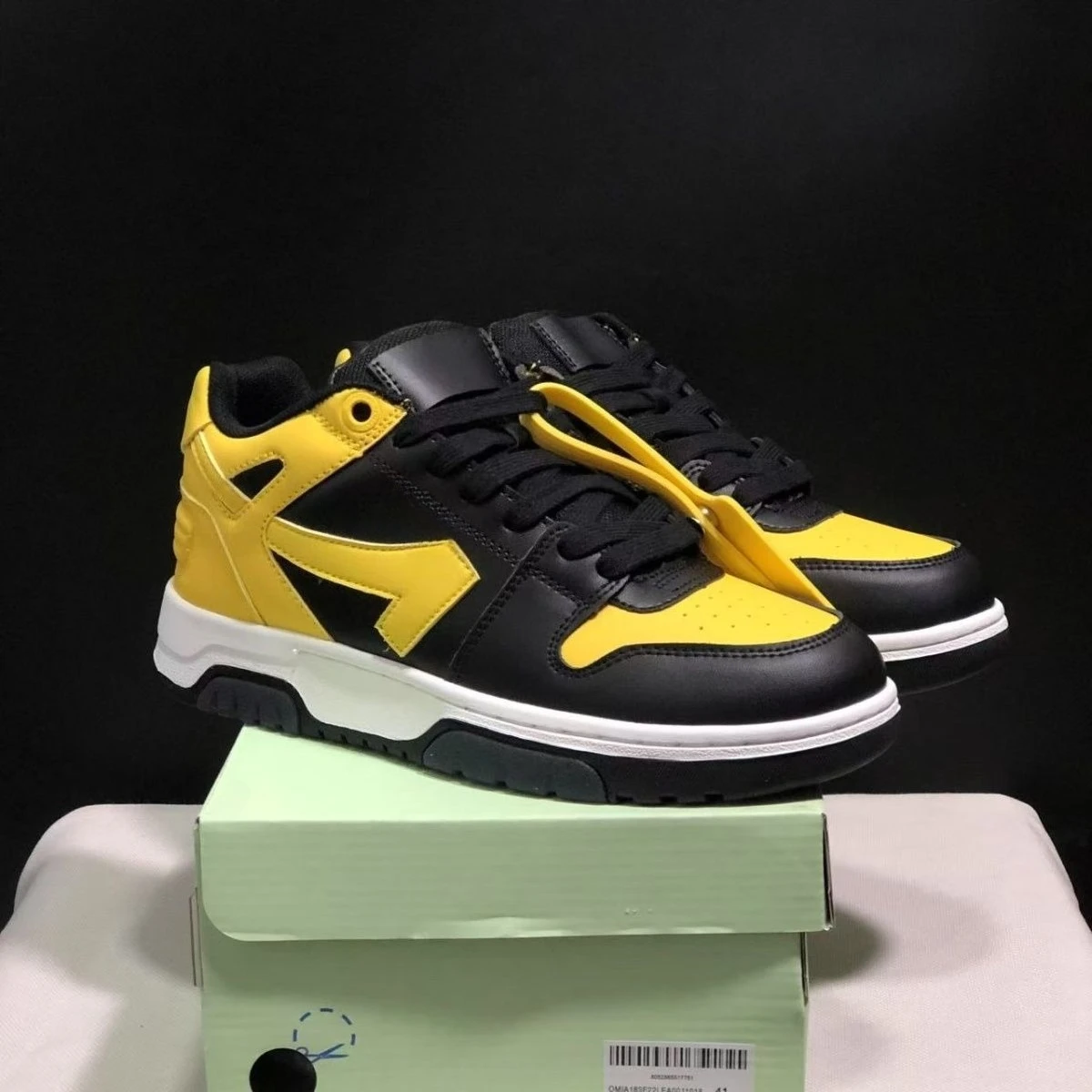 2026 New Street Style Couple Low-Top Sneakers Color Blocking Multifunctional Casual Sports White Shoes
2026 New Street Style Couple Low-Top Sneakers Color Blocking Multifunctional Casual Sports White Shoes