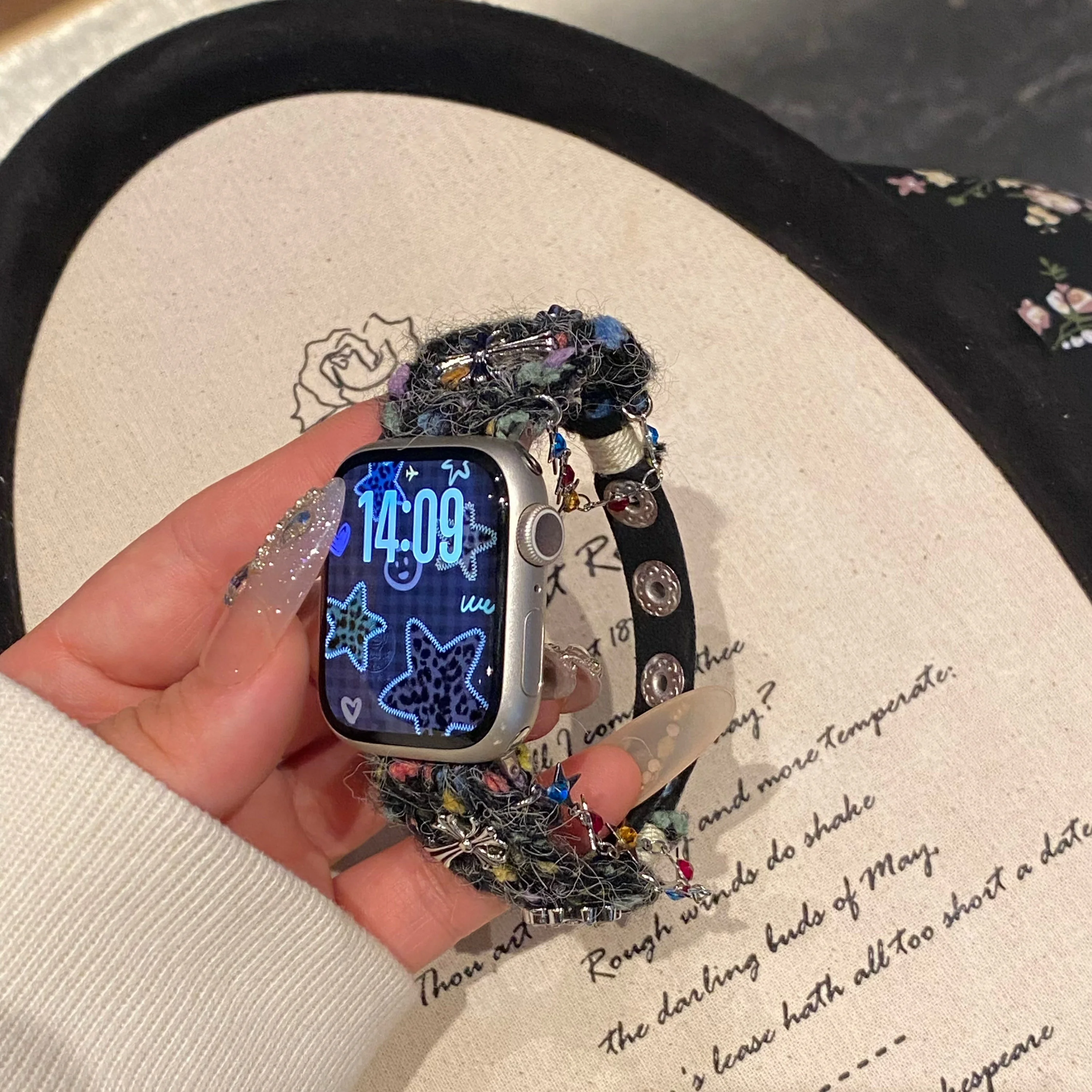 Button woven plush compatible iWatch strap 38mm 40mm 41mm 42mm 44mm 45mm 49mm fashionable strap
Button woven plush compatible iWatch strap 38mm 40mm 41mm 42mm 44mm 45mm 49mm fashionable strap