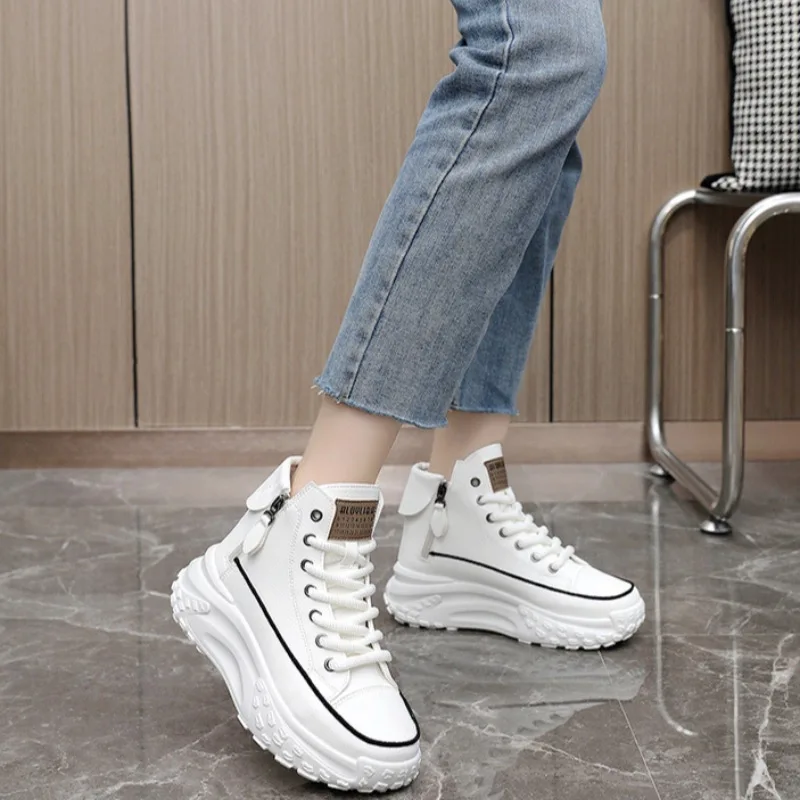 Sneaker for Women Fashion High Top Casual Shoe Designer Brand Leather Ankle Boots for Women Platform Vulcanize Shoes Tenis Mujer
Sneaker for Women Fashion High Top Casual Shoe Designer Brand Leather Ankle Boots for Women Platform Vulcanize Shoes Tenis Mujer