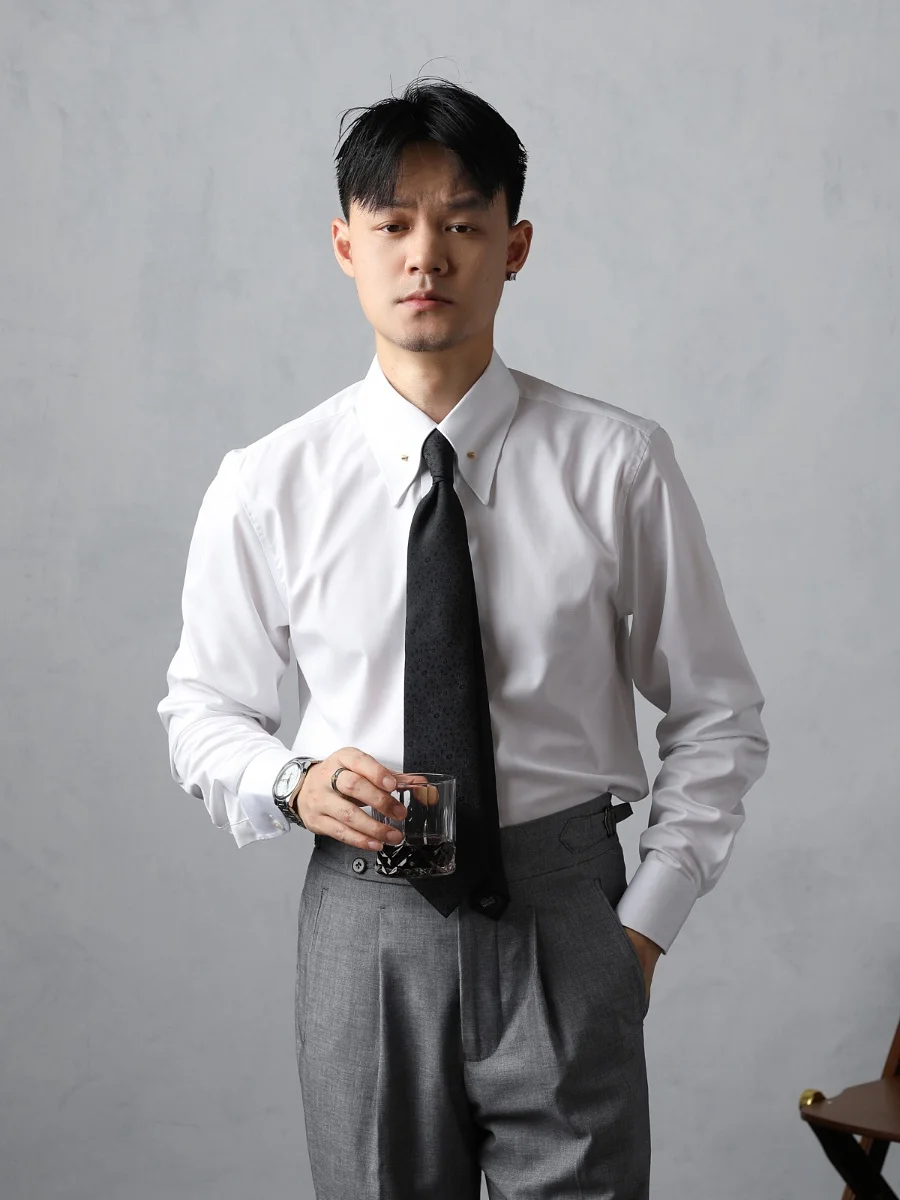 Elegant British Style Slim Fit Gentleman Shirt Pure White Business No Iron Empire Collar Decorative Patchwork Shirt
Elegant British Style Slim Fit Gentleman Shirt Pure White Business No Iron Empire Collar Decorative Patchwork Shirt
