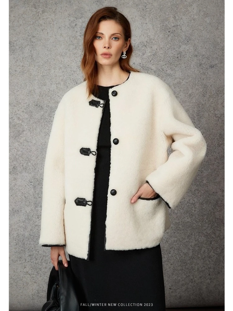 High-end Luxury Merino Sheep Fur Lambswool Jackets for Women 2026 New Simple Classic O-neck Winter Genuine Leather Real Fur Coat
High-end Luxury Merino Sheep Fur Lambswool Jackets for Women 2026 New Simple Classic O-neck Winter Genuine Leather Real Fur Coat