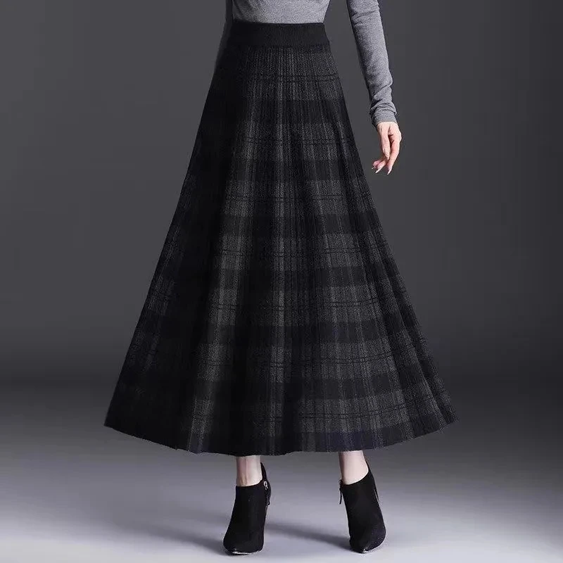 Women Checkered Knitted Skirt Autumn Winter Elastic High Waist A-line Long Skirt Female Thicken Plaid Knitted Sweater Skirts
Women Checkered Knitted Skirt Autumn Winter Elastic High Waist A-line Long Skirt Female Thicken Plaid Knitted Sweater Skirts