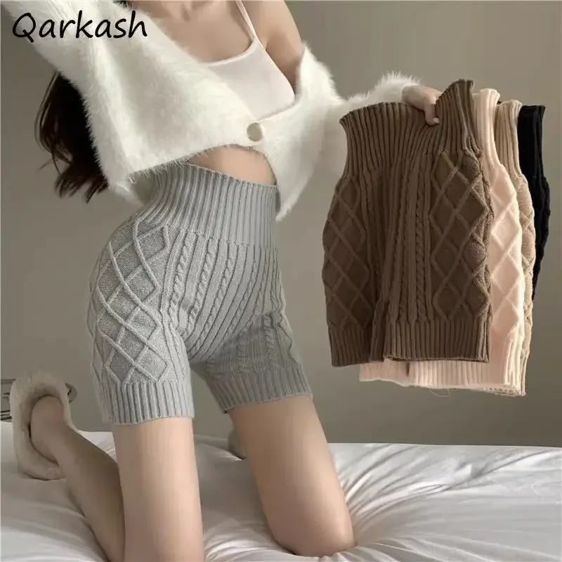 Новые женские зимние вязаные теплые защитные короткие узкие модные универсальные 5-цветные осенние эластичные шорты в корейском стиле
Новые женские зимние вязаные теплые защитные короткие узкие модные универсальные 5-цветные осенние эластичные шорты в корейском стиле