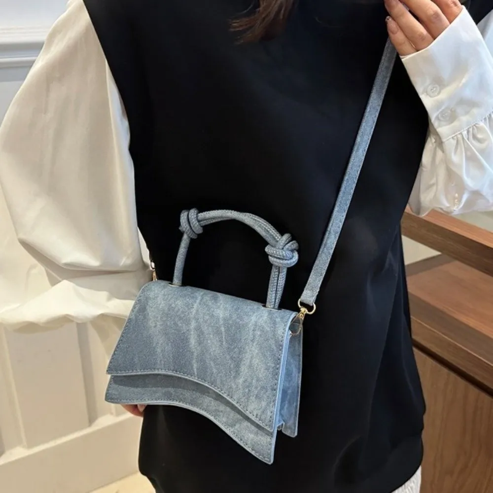Single Shoulder Smudging Square Bag Square Solid Color Simple Crossbody Bag Korean Style Purse PU Leather Handbag Streetwear
Single Shoulder Smudging Square Bag Square Solid Color Simple Crossbody Bag Korean Style Purse PU Leather Handbag Streetwear