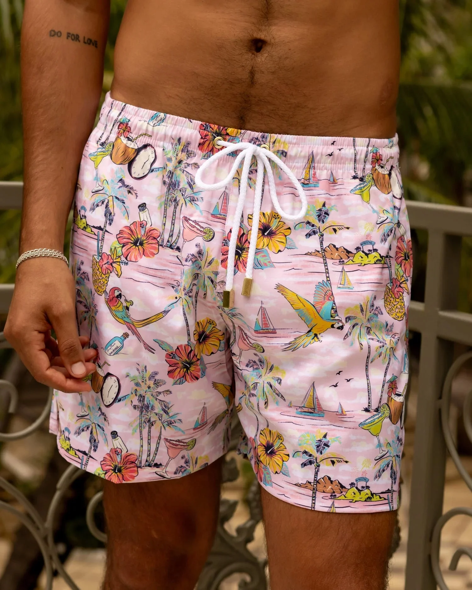Summer New Tropical Print Men's Beach Shorts Elastic Waist Drawstring Casual Vacation Sea Wear Comfortable Shorts
Summer New Tropical Print Men's Beach Shorts Elastic Waist Drawstring Casual Vacation Sea Wear Comfortable Shorts