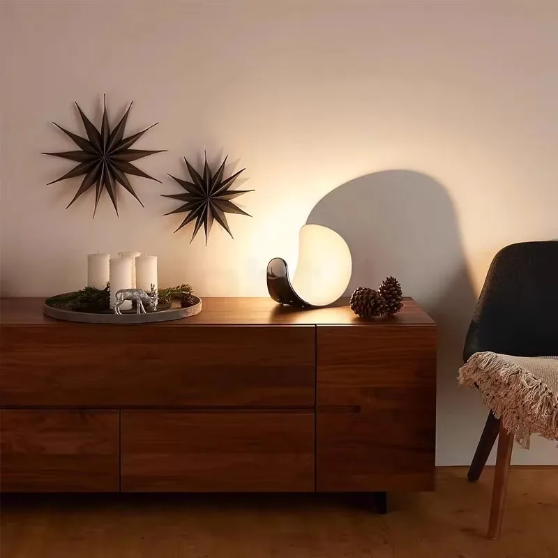 Creative half-moon desk reading desk lamp modern minimalist bedroom bedside LED touch
Creative half-moon desk reading desk lamp modern minimalist bedroom bedside LED touch