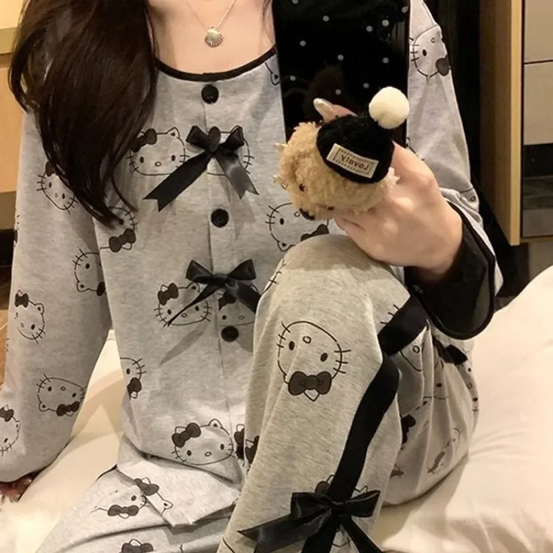 Sanrioed Gray Hello Kittys Pajamas for Women Cute Spring and Autumn One-piece Long-sleeved Two-piece Home Clothes with Chest Pad
Sanrioed Gray Hello Kittys Pajamas for Women Cute Spring and Autumn One-piece Long-sleeved Two-piece Home Clothes with Chest Pad