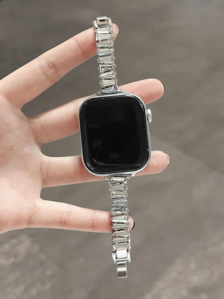 Этот модный ремешок для часов совместим с ремешками iWatch размерами 38 мм, 40 мм, 41 мм, 42 мм, 44 мм, 45 мм и 49 мм.
Этот модный ремешок для часов совместим с ремешками iWatch размерами 38 мм, 40 мм, 41 мм, 42 мм, 44 мм, 45 мм и 49 мм.