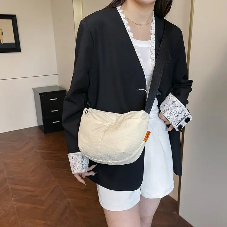 Женская сумка-мессенджер из ткани Оксфорд 2025 года — однотонная повседневная сумка через плечо, сумка через плечо с текстурированной ручкой для работы/путешествий/ежедневного использования
Женская сумка-мессенджер из ткани Оксфорд 2025 года — однотонная повседневная сумка через плечо, сумка через плечо с текстурированной ручкой для работы/путешествий/ежедневного использования