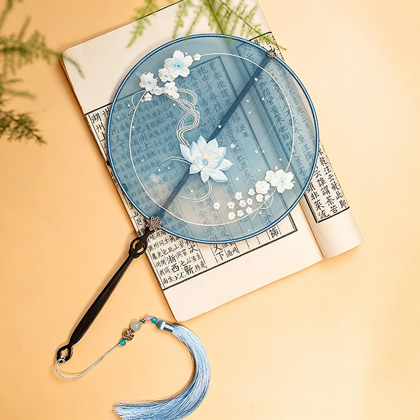 Double-Sided Su Embroidery Silk Fan Women's Fan with Tassel Accessory Hanfu Court Style round Fan Gift
Double-Sided Su Embroidery Silk Fan Women's Fan with Tassel Accessory Hanfu Court Style round Fan Gift