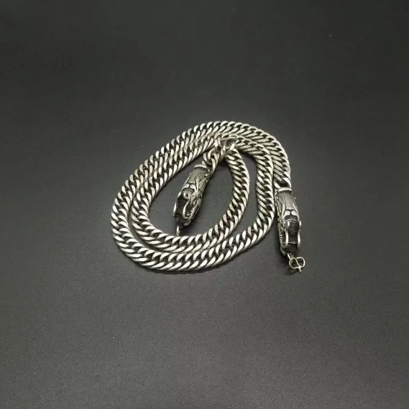 Classic ethnic style Tibetan silver handmade necklace, sweater chain, exquisite gift for family
Classic ethnic style Tibetan silver handmade necklace, sweater chain, exquisite gift for family