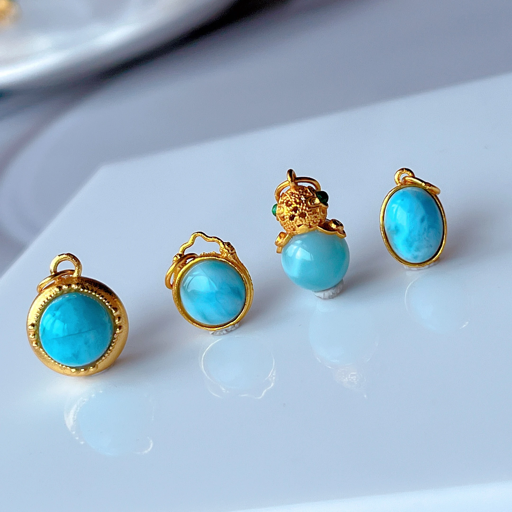 Серебряный кулон S925 с позолотой в форме тыквы, с камнем с морским узором, для браслетов, ожерелий, серег-подвесок, модные ювелирные украшения
Серебряный кулон S925 с позолотой в форме тыквы, с камнем с морским узором, для браслетов, ожерелий, серег-подвесок, модные ювелирные украшения