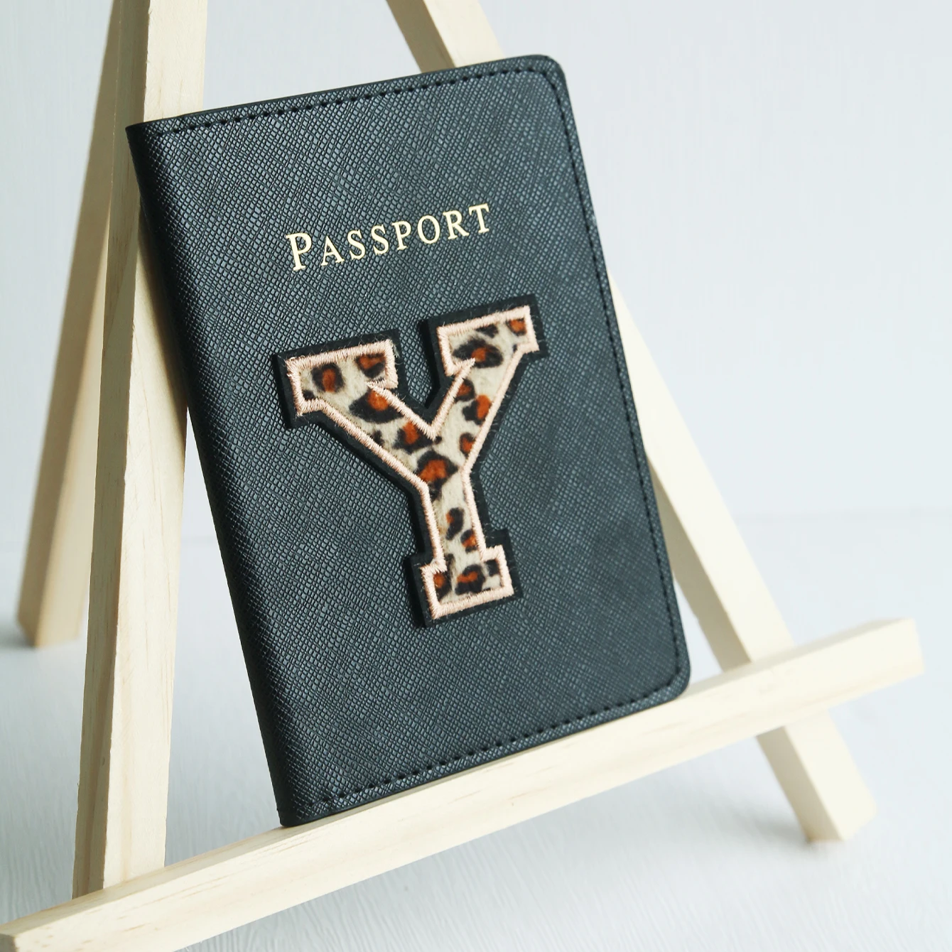Personalized Passport Cover Customized Leopard Print Letter Patch Passport Customize Letter Cover Passport Holder
Personalized Passport Cover Customized Leopard Print Letter Patch Passport Customize Letter Cover Passport Holder