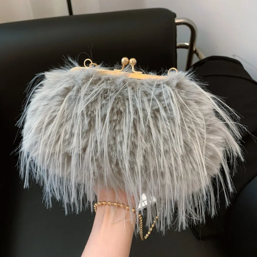 Ladies Handbag for Wedding Elegant Fashion Accessory Winter Soft Plush Crossbody Bag Luxury Versatile fake fur lady Clutches
Ladies Handbag for Wedding Elegant Fashion Accessory Winter Soft Plush Crossbody Bag Luxury Versatile fake fur lady Clutches