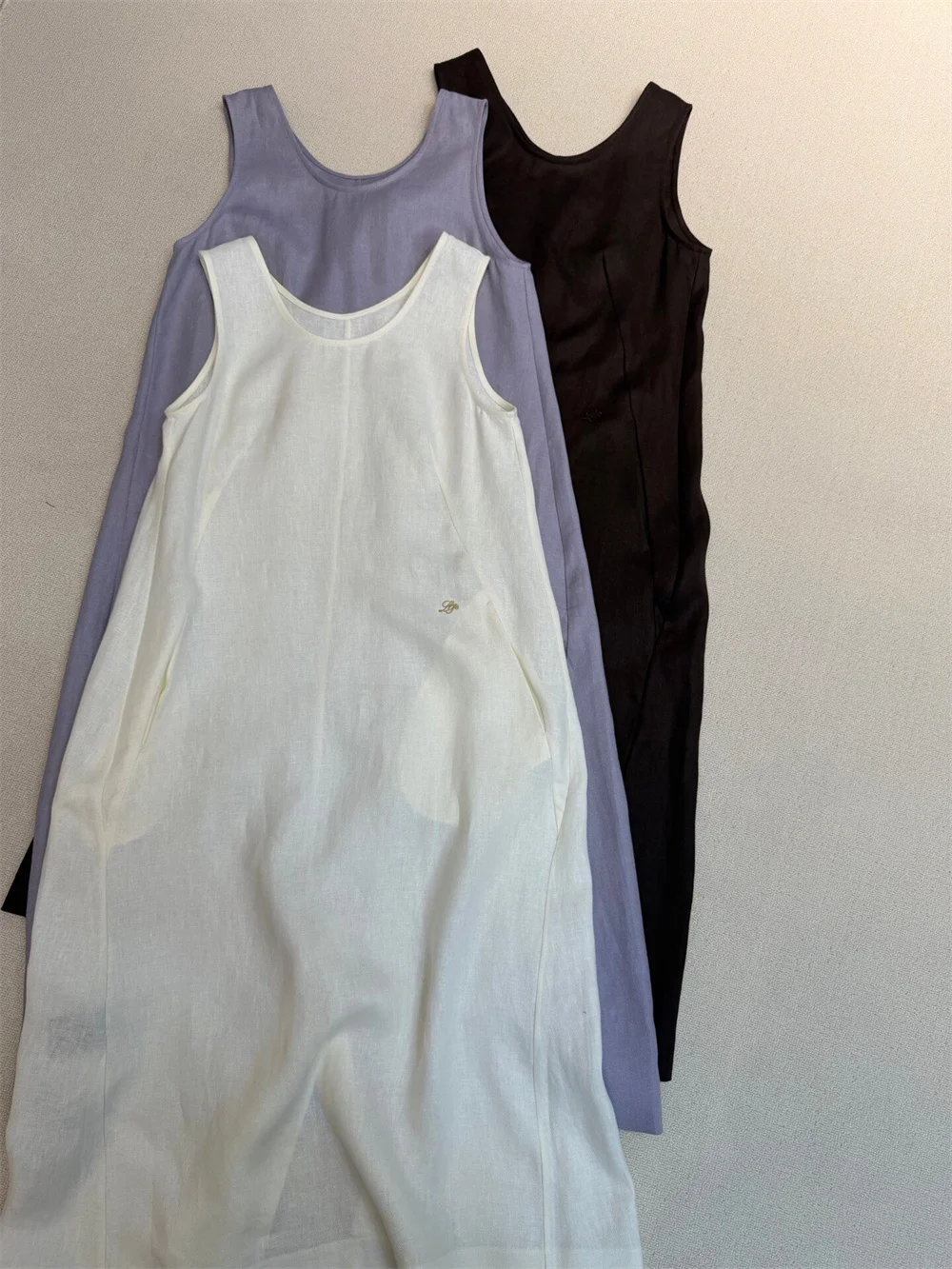 Women's Linen Sleeveless Tank Dress and Lightweight Simple Versatile Casual Long Dresses
Women's Linen Sleeveless Tank Dress and Lightweight Simple Versatile Casual Long Dresses