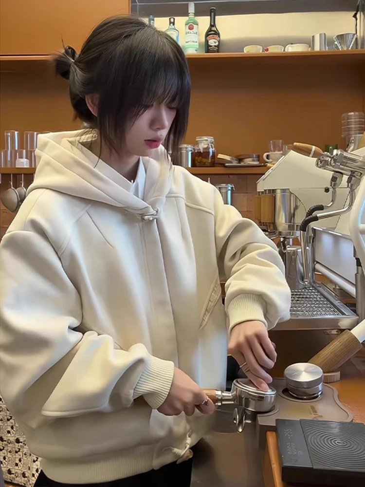 Мужской кардиган с капюшоном, свободного кроя, в клетку, с пэчворком и пуговицами, повседневная верхняя одежда из полиэстера
Мужской кардиган с капюшоном, свободного кроя, в клетку, с пэчворком и пуговицами, повседневная верхняя одежда из полиэстера