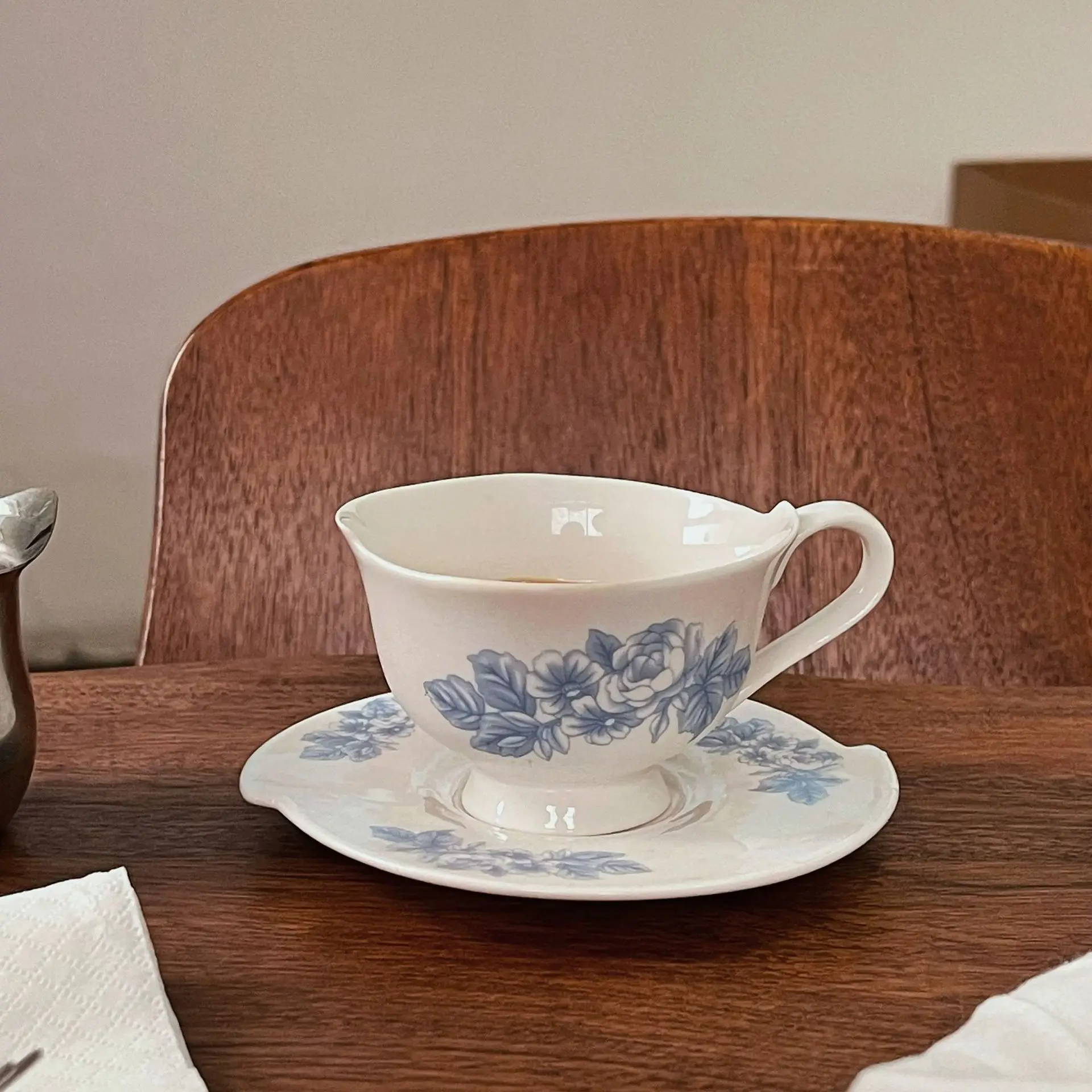 Ceramic Cups and Plate Japanese Floral Irregular Coffee Cups and Plates Office Living Room Home Afternoon Tea Cups
Ceramic Cups and Plate Japanese Floral Irregular Coffee Cups and Plates Office Living Room Home Afternoon Tea Cups