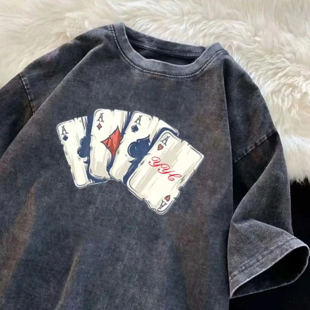2025 Summer Fashion New Retro Washed Worn-out Cotton Short Sleeved T-shirt for Men and Women Street Trend Hip-hop Round Neck Top
2025 Summer Fashion New Retro Washed Worn-out Cotton Short Sleeved T-shirt for Men and Women Street Trend Hip-hop Round Neck Top