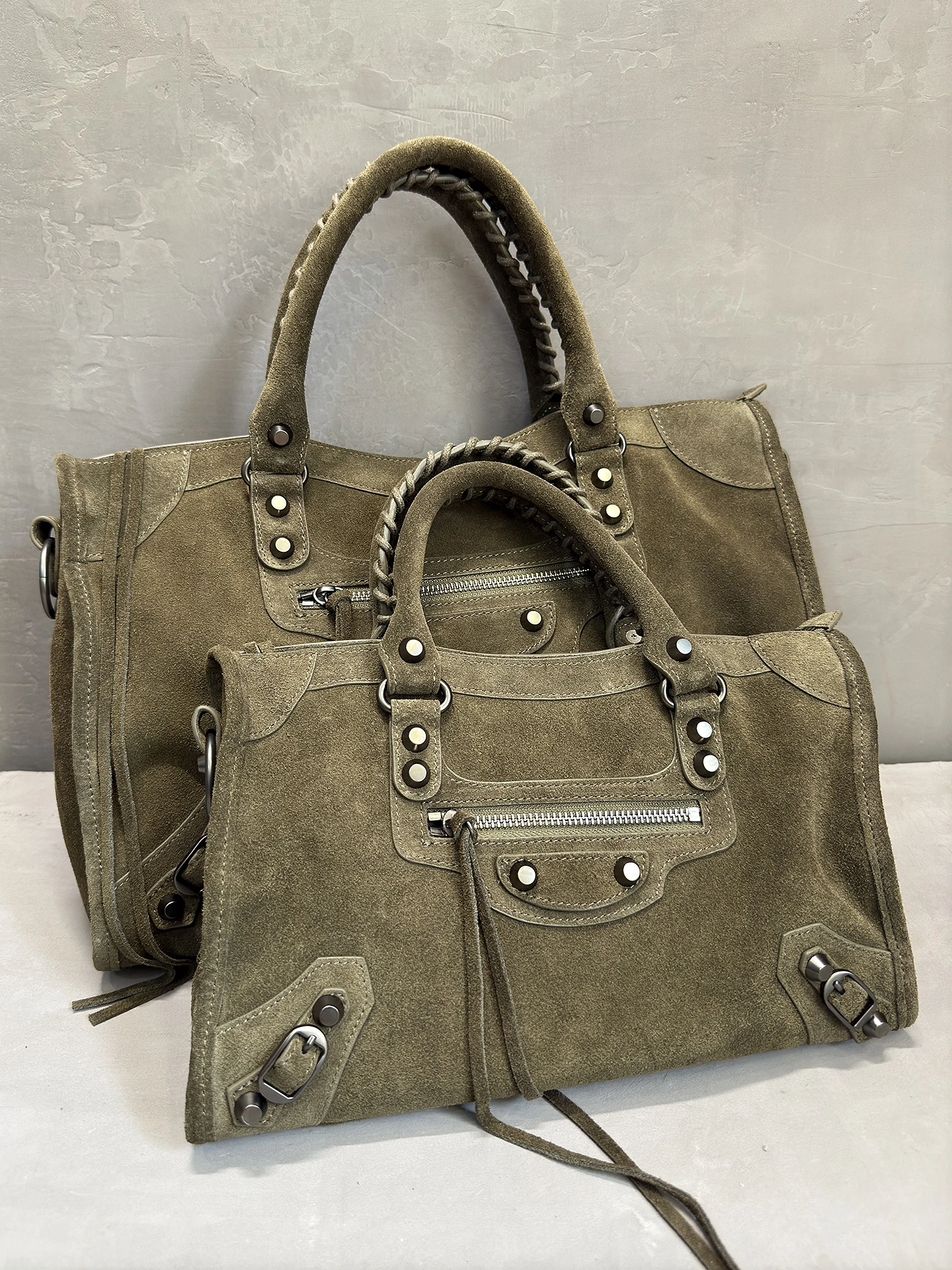 Suede Matte Leather Tote Bag Women's New Sle Spicy Girl Rivet Motorcycle Bag Genuine Leather Commuting Handbag oulder Bag
Suede Matte Leather Tote Bag Women's New Sle Spicy Girl Rivet Motorcycle Bag Genuine Leather Commuting Handbag oulder Bag