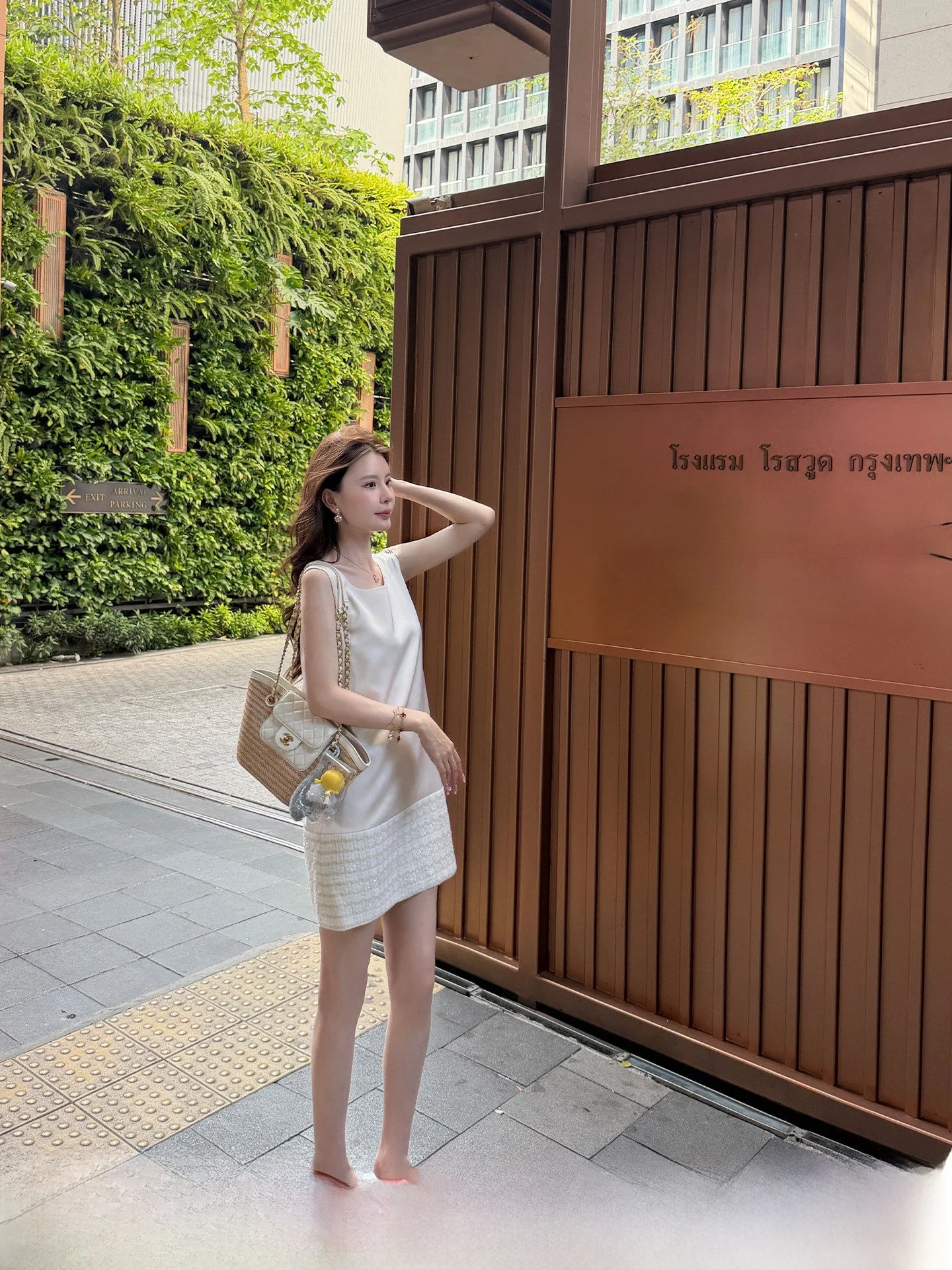 Kun Miss Please Half-Skirt Set Women's Spring Season Two-Piece Suit Satin Fabric Fragrant Style Short Sleeve High Waist
Kun Miss Please Half-Skirt Set Women's Spring Season Two-Piece Suit Satin Fabric Fragrant Style Short Sleeve High Waist