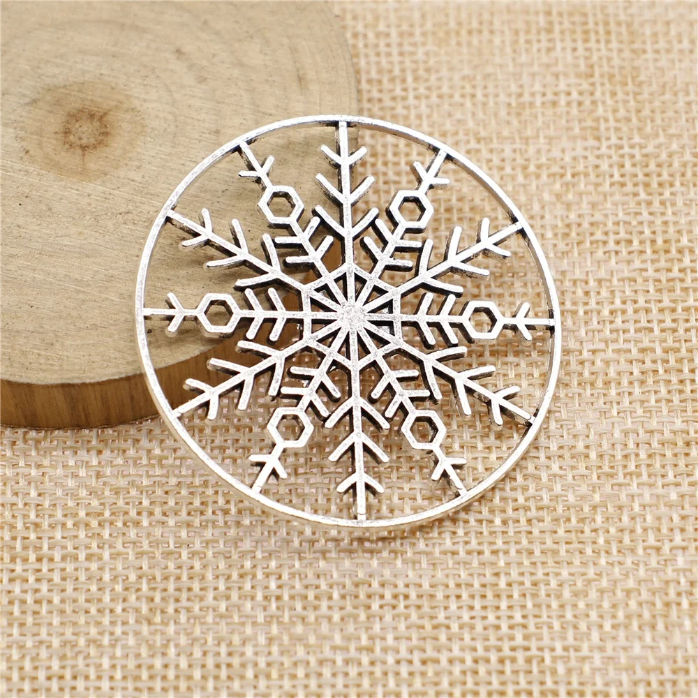 Wholesale 20pcs/bag 47x47mm Hollow Round Snowflakes Charms Antique Silver Color Charms Jewelry Findings For Jewelry Making
Wholesale 20pcs/bag 47x47mm Hollow Round Snowflakes Charms Antique Silver Color Charms Jewelry Findings For Jewelry Making