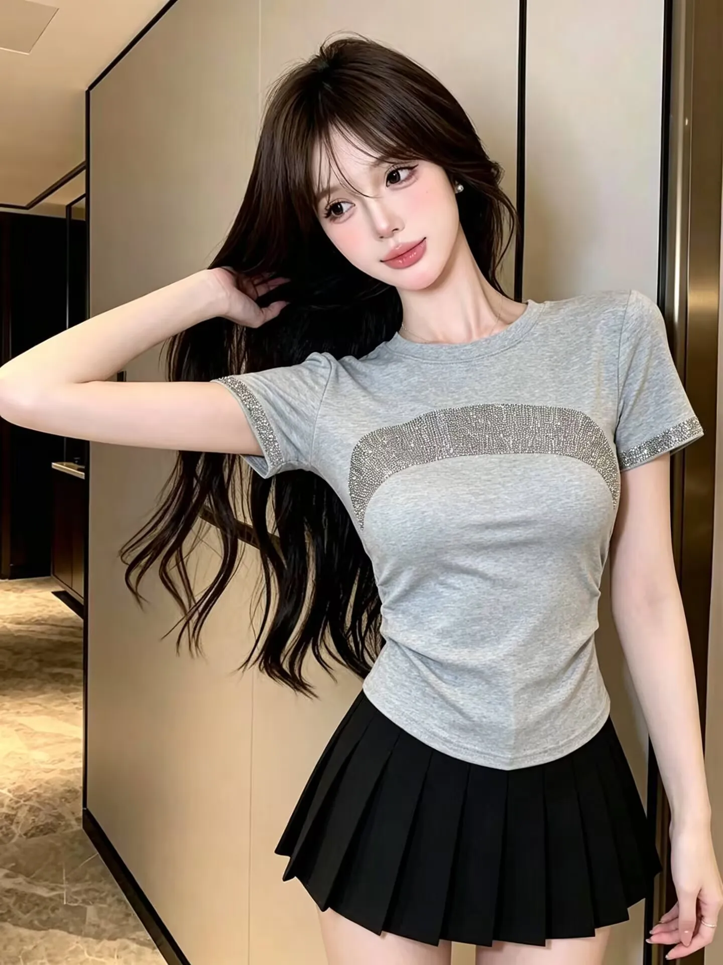 Slim Fit round Neck Short Sleeve T-Shirt Women's Summer New Style Korean Version Rhinestone Gray Top Splice Design Daily Wear
Slim Fit round Neck Short Sleeve T-Shirt Women's Summer New Style Korean Version Rhinestone Gray Top Splice Design Daily Wear