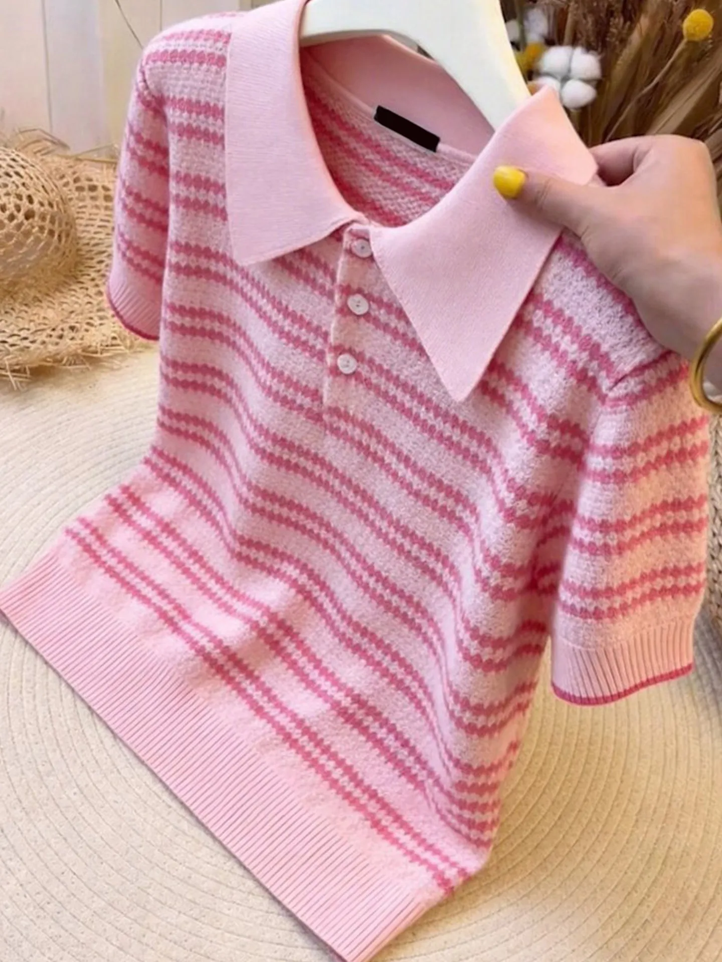 Color Block Stripe Design Knitted Loose Fit Short Sleeve Shirt Casual Style Lightweight Sweet Fashionable Spring Summer Top
Color Block Stripe Design Knitted Loose Fit Short Sleeve Shirt Casual Style Lightweight Sweet Fashionable Spring Summer Top