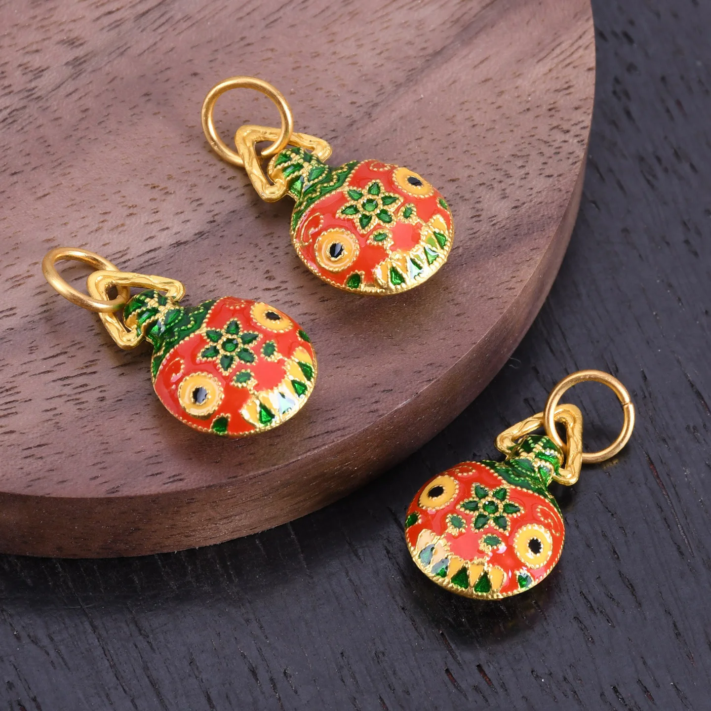 5pcs Enameled Ethnic Chinese Wealth Fortune Devouring Gold Beast Golden Family Alloy Metal Pendants For Jewelry Making DIY
5pcs Enameled Ethnic Chinese Wealth Fortune Devouring Gold Beast Golden Family Alloy Metal Pendants For Jewelry Making DIY