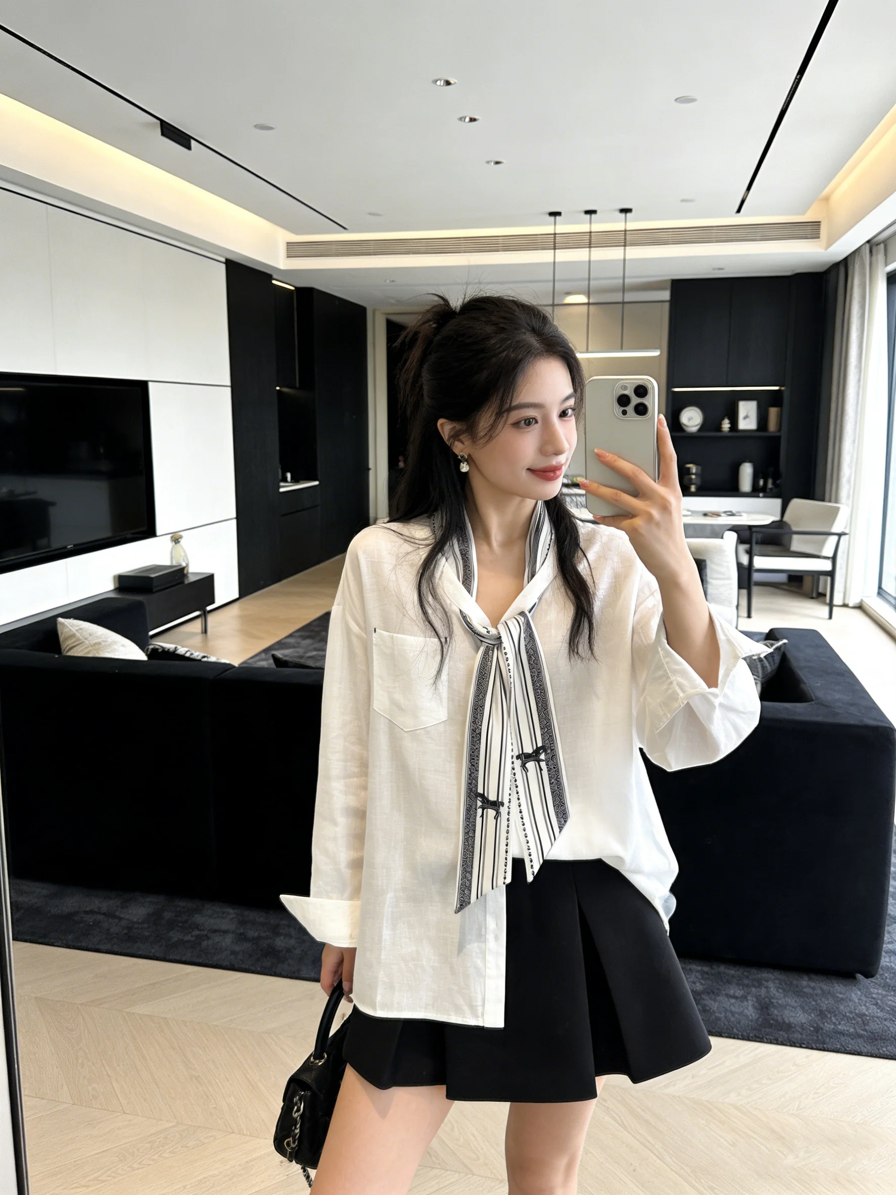 Loose Long Sleeve V-Neck White Shirt Women's Open Cardigan Casual Style Sun Protection Fashionable Korean Light Maturity Top
Loose Long Sleeve V-Neck White Shirt Women's Open Cardigan Casual Style Sun Protection Fashionable Korean Light Maturity Top