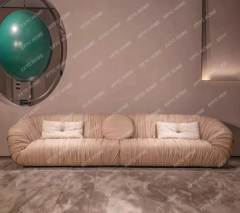 A Modern minimalist high-end home living room sofa
A Modern minimalist high-end home living room sofa