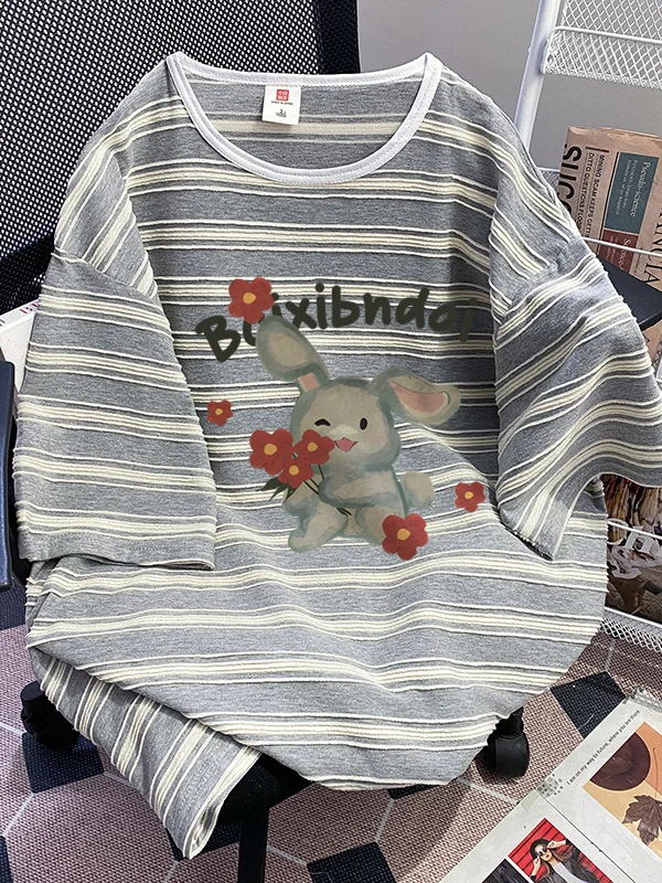 Мужские и женские футболки из чистого хлопка с коротким рукавом, в полоску, повседневные, дышащие, удобные, летние, без этикеток.
Мужские и женские футболки из чистого хлопка с коротким рукавом, в полоску, повседневные, дышащие, удобные, летние, без этикеток.