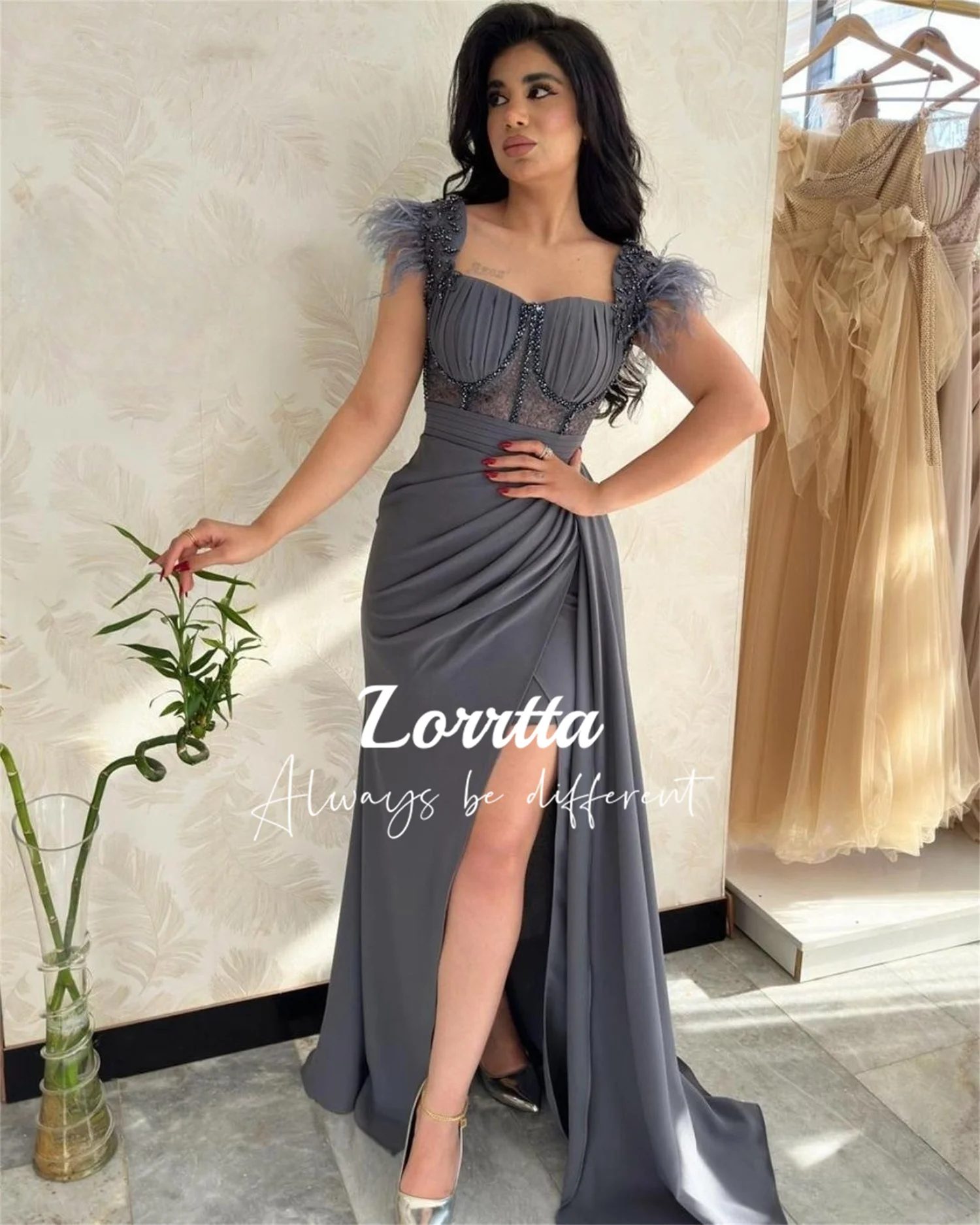 Lorrtta Chiffon Evening Gown Beaded Feather Side Slit Women's Ball Gown Floor Length Formal Occasion Party Dress Dresses Prom
Lorrtta Chiffon Evening Gown Beaded Feather Side Slit Women's Ball Gown Floor Length Formal Occasion Party Dress Dresses Prom