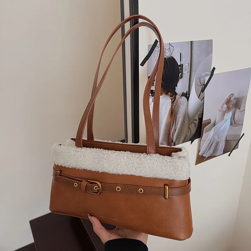 Autumn and Winter Korean Version of High-end Plush Bag Women's Commuter Shoulder Underarm Bag 2025 New Versatile Fashion Handbag
Autumn and Winter Korean Version of High-end Plush Bag Women's Commuter Shoulder Underarm Bag 2025 New Versatile Fashion Handbag