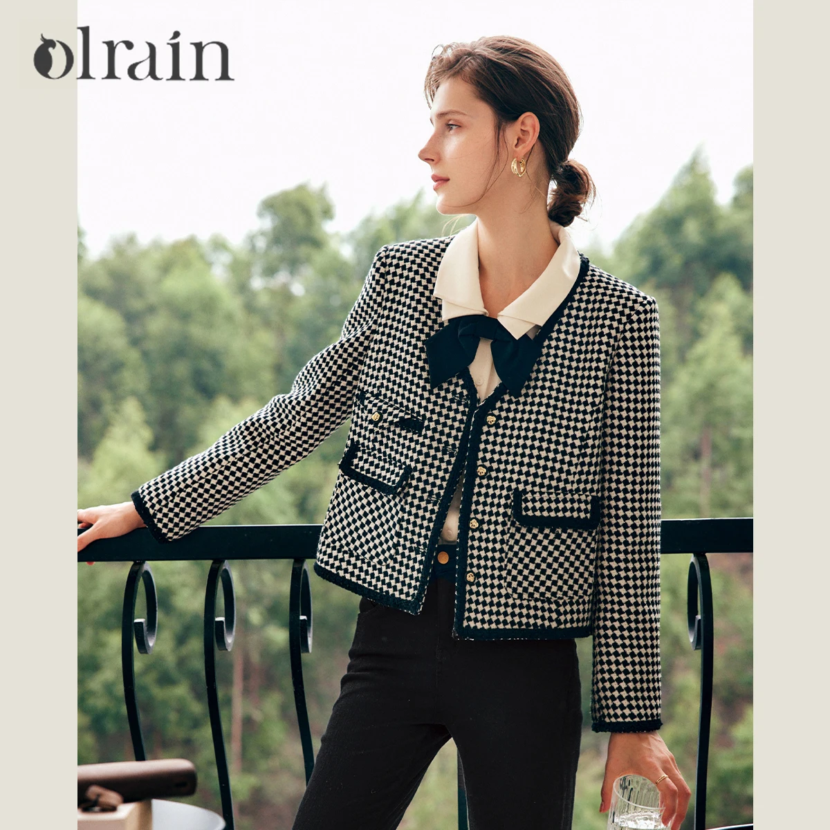 OLrain French Plaid Jackets Women's 2025 Autumn New Straight Tweed V Neck Coat Long Sleeve Pockets Elegant Female Top O22QW63333
OLrain French Plaid Jackets Women's 2025 Autumn New Straight Tweed V Neck Coat Long Sleeve Pockets Elegant Female Top O22QW63333