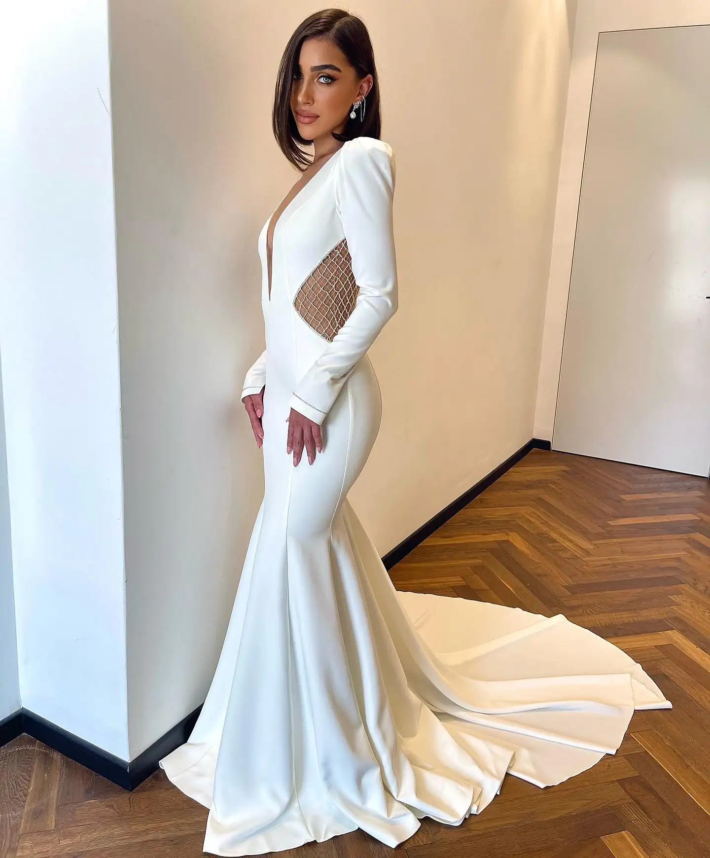 Customized High Quality Mermaid V-Neck Sequined Evening Dresses Modern Backless Long Sleeves Vestido De Festa Vestido De Noche
Customized High Quality Mermaid V-Neck Sequined Evening Dresses Modern Backless Long Sleeves Vestido De Festa Vestido De Noche