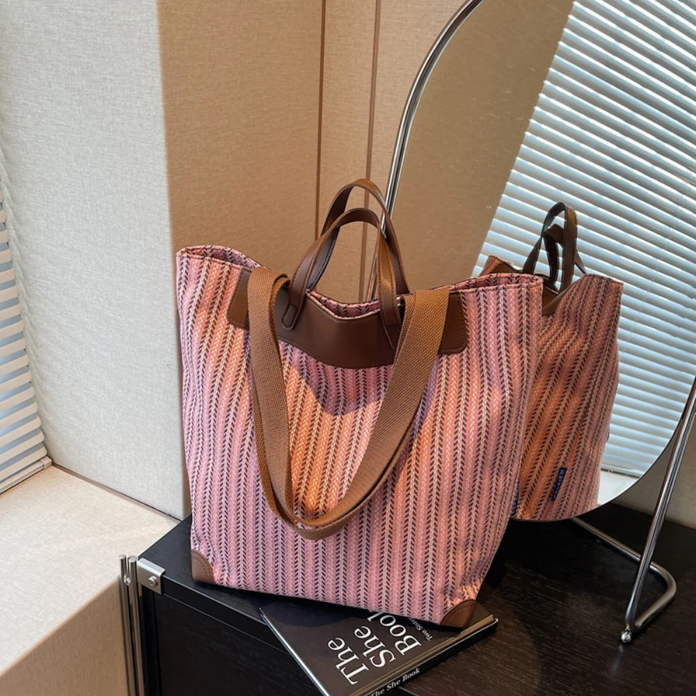 Large Capacity Contrast Color Striped Tote Bag Women Fashion Versatile One Shoulder Bags Commute Shopping Underarm Packs
Large Capacity Contrast Color Striped Tote Bag Women Fashion Versatile One Shoulder Bags Commute Shopping Underarm Packs