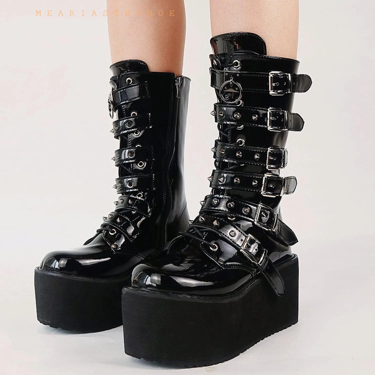 Женские сапоги для косплея, на высоком каблуке, на платформе, на танкетке, готические, с пряжками, длинные, кожаные, женские сапоги больших размеров
Женские сапоги для косплея, на высоком каблуке, на платформе, на танкетке, готические, с пряжками, длинные, кожаные, женские сапоги больших размеров