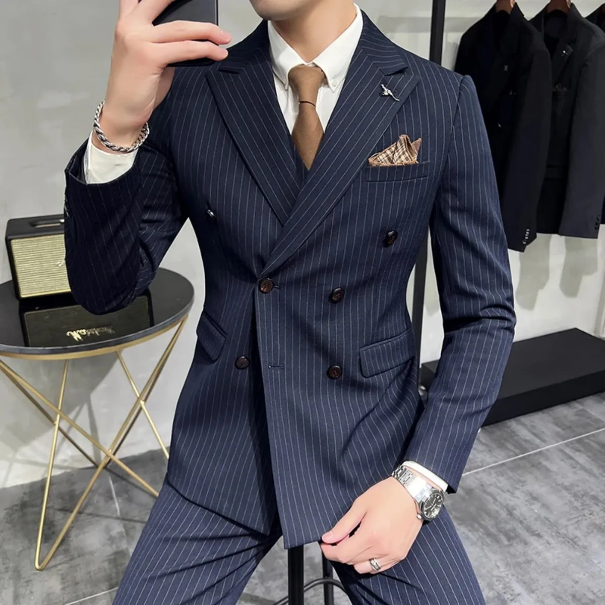 (Blazer+Vest+Pants) 2025 Fashion Double Breasted Groom Wedding Male Suit Elegant Stripe Luxury Casual Business Office Customized
(Blazer+Vest+Pants) 2025 Fashion Double Breasted Groom Wedding Male Suit Elegant Stripe Luxury Casual Business Office Customized