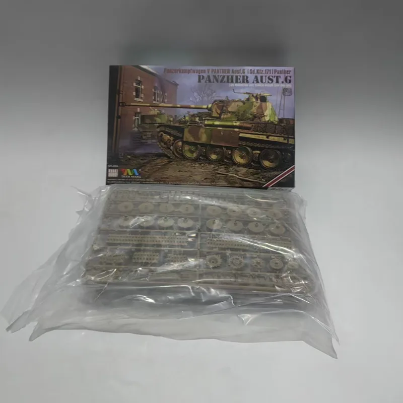 Tiger 1/35 4904 Germany Panther G 1/35 Medium Tank Assembly Model Kit
Tiger 1/35 4904 Germany Panther G 1/35 Medium Tank Assembly Model Kit
